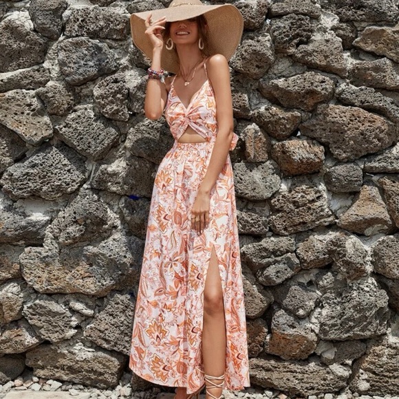 dress - Picture 1 of 3